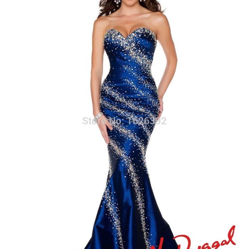 Mac Duggal Strapless Navy Gown with crystal beading size 6 pageant dress